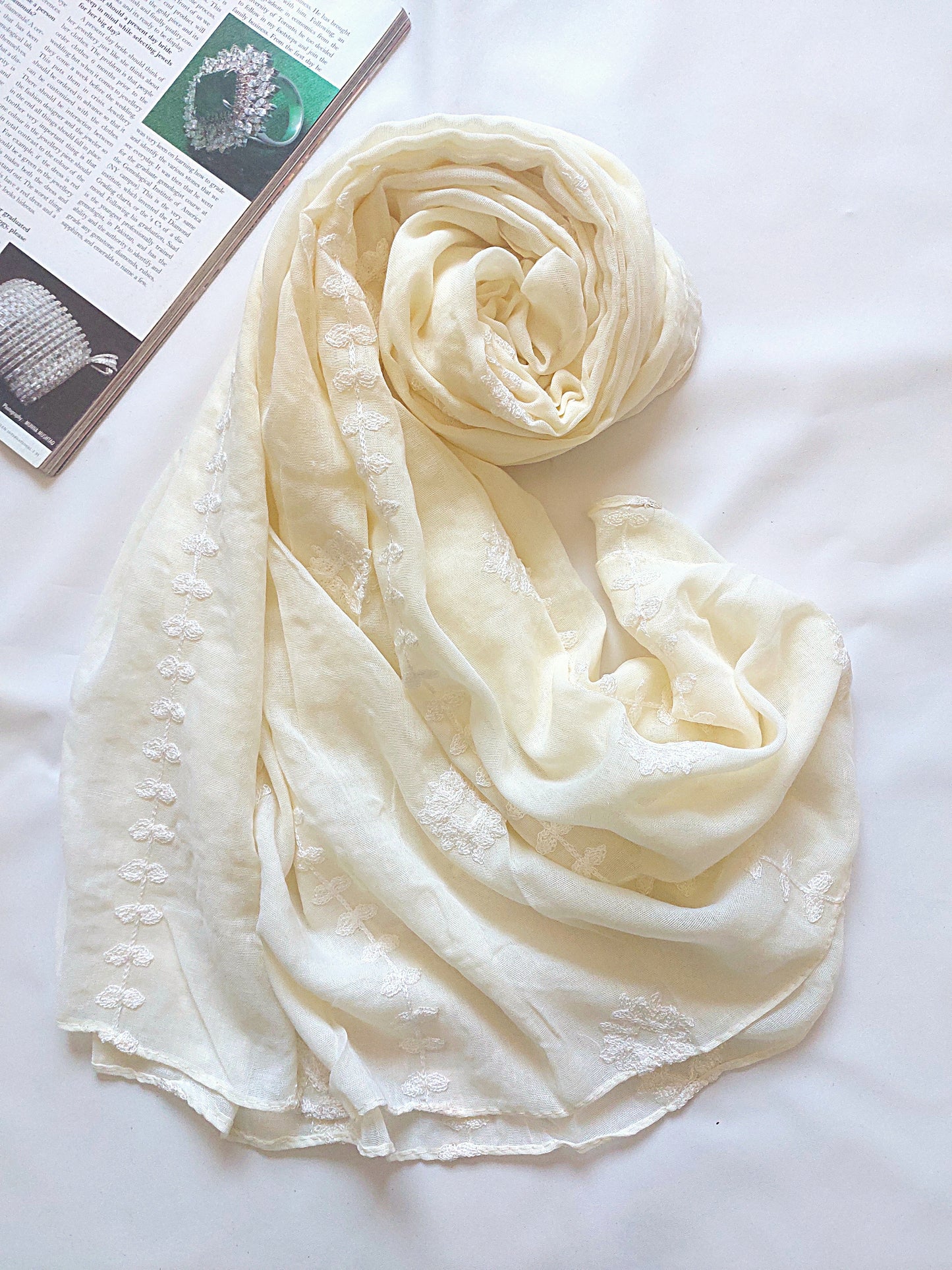Zahra Embroidered Hijab - Cream